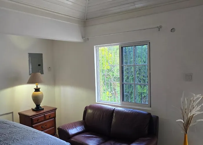 Sunset 22 By The Airport Apt#6 Apartamento Montego Bay
