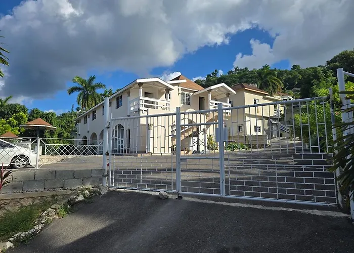 Sunset 22 By The Airport Apt#6 * Montego Bay