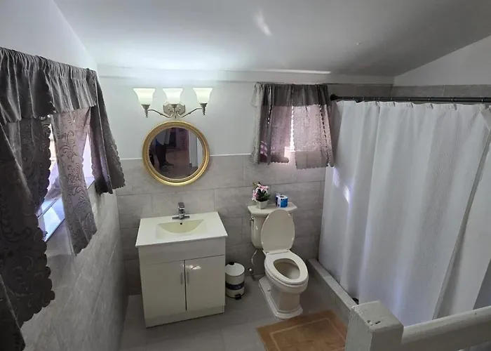 Sunset 22 By The Airport Apt#6 Apartamento Montego Bay